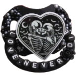 Tétine Love never die